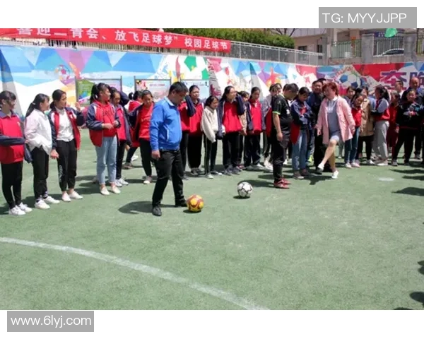 3月21日足球明星齐聚一堂共庆绿茵传奇与未来希望的交汇时刻 3月21日足球明星齐聚一堂共庆绿茵传奇与未来希望的交汇时刻