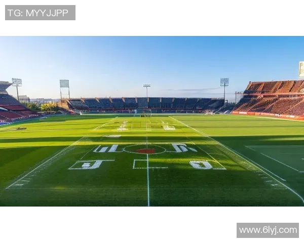 南海足球场:激情四溢的绿茵场地见证梦想与荣耀的交汇 南海足球场:激情四溢的绿茵场地见证梦想与荣耀的交汇