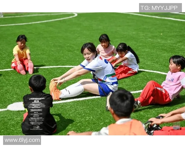 洪雯足球：从草根到职业的奋斗历程与梦想追逐之路