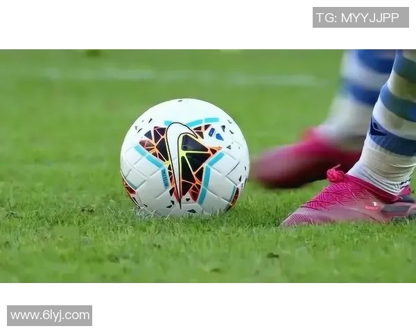 足球贴纸水杯的创意设计与个性化定制让每一口饮水都充满激情与乐趣